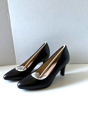 Kelly & Katie Women's Genna Pump Black Size 6M New in Box